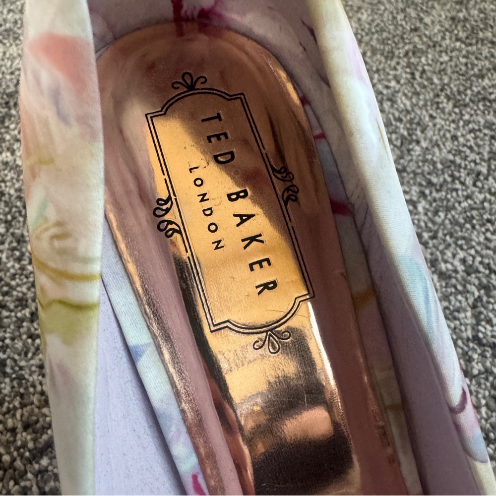 Ted Baker Vyixyn Pumps Women 39.5 US 9 EUC Floral Evening Heels Shoes Pink - Picture 10 of 10
